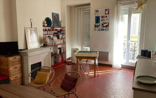 Appartement \ 33 Rue des trois Mages Marseille