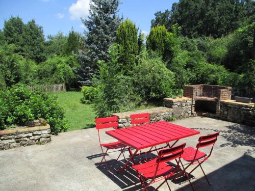 Maison de vacances \ Villeneuve Lurcy-le-Bourg