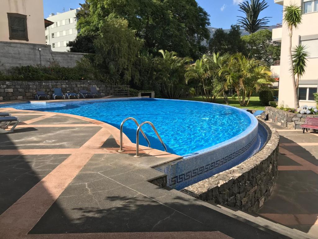 Funchal Apartment, with pool Rua do Jasmineiro, 14 Torre 2, 4º CM - Palms Palace, 9000-013 Funchal