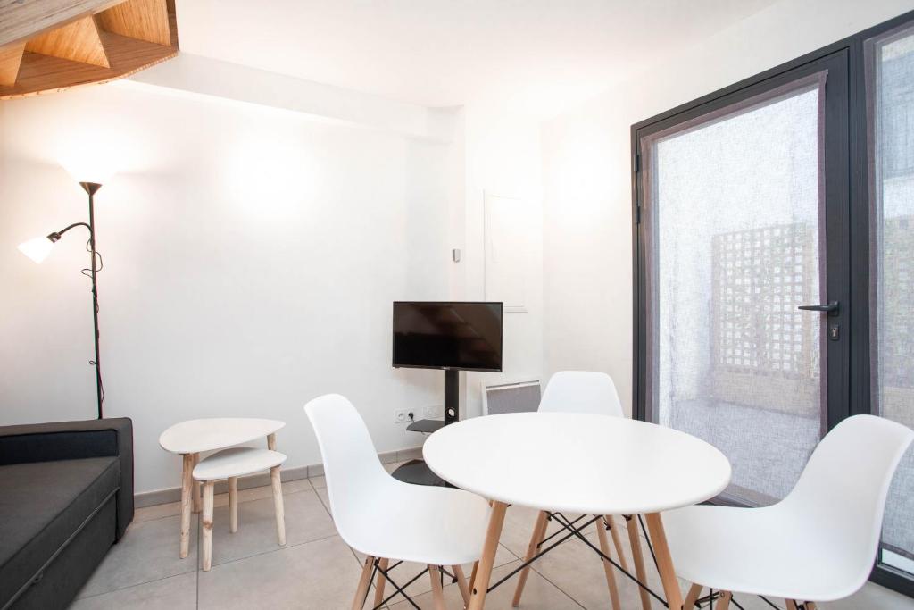 Appartement 004 - Appartement Moderne et Terrasse - Jeanne d'Arc, Toulouse 18 Rue Matabiau, 31000 Toulouse