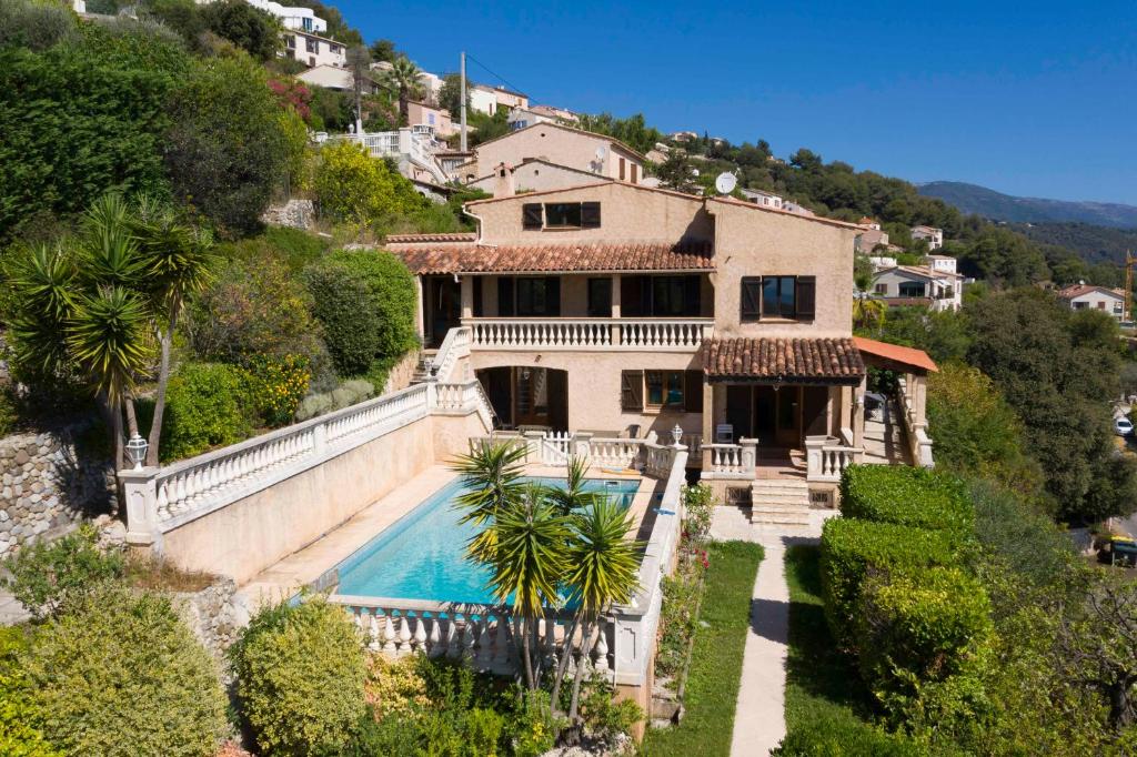 Villa 06T - Spacious villa with sea view- pool - jacuzzi-sauna 2085 Moyenne Corniche des Pugets, 06700 Saint-Laurent-du-Var