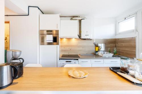 1 bedroom/clim/wifi, St Michel station Toulouse france
