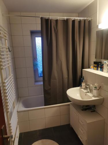 Séjour chez l'habitant 1 KLEINES ZIMMER MIT 1 BETT 3 Klagenfurter Straße Mönchengladbach