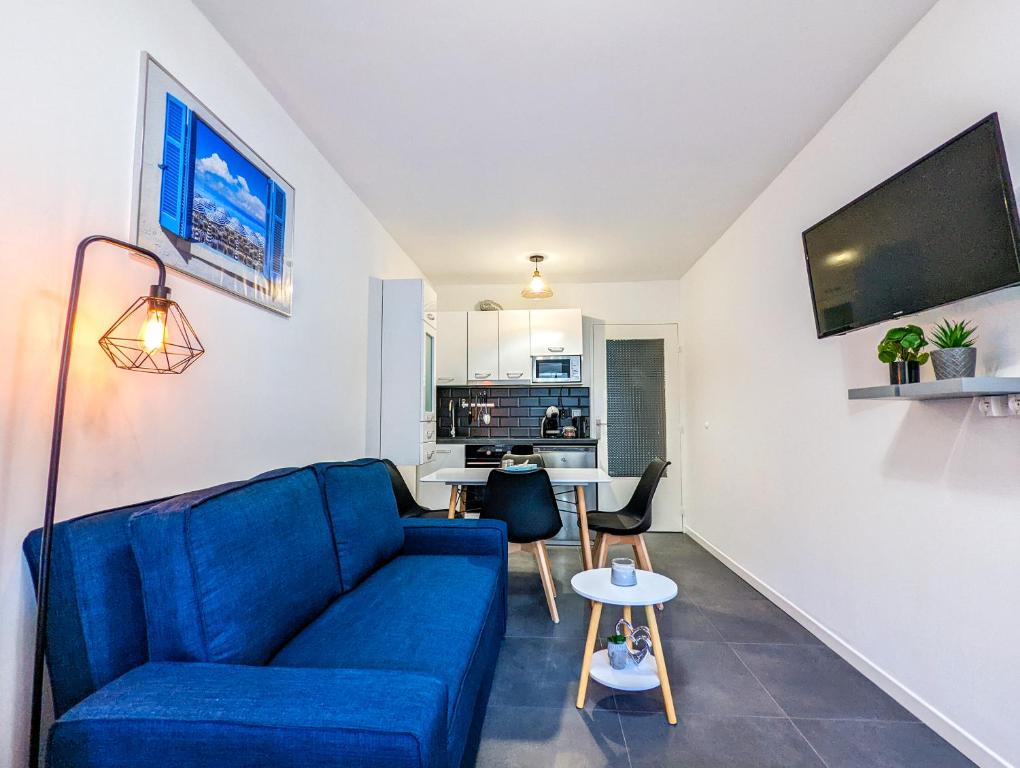 Appartement 1 Min to the Beach Apartment - Kitchen - Tramway - Air Conditioner - Wifi - Promenade Des Anglais 126T Avenue de la Californie, 06200 Nice