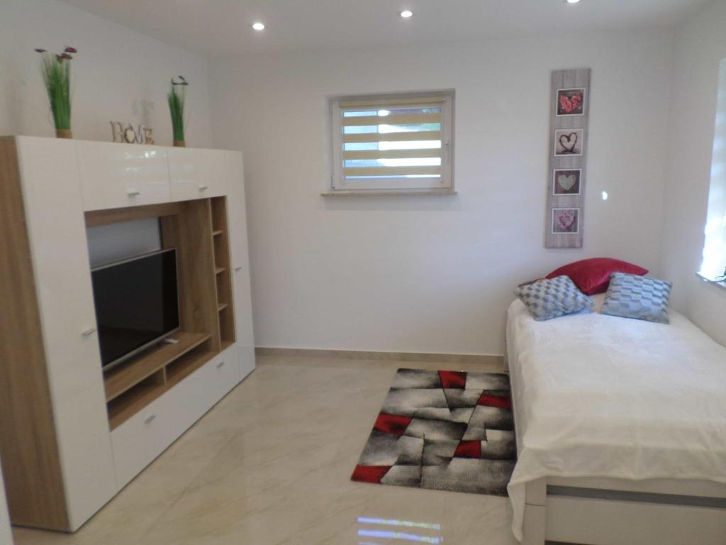 Appartement 1 Zi. Apartment Nähe Flughafen/Messe Stuttgart 24h Altenhaustasse 11, 71111 Waldenbuch