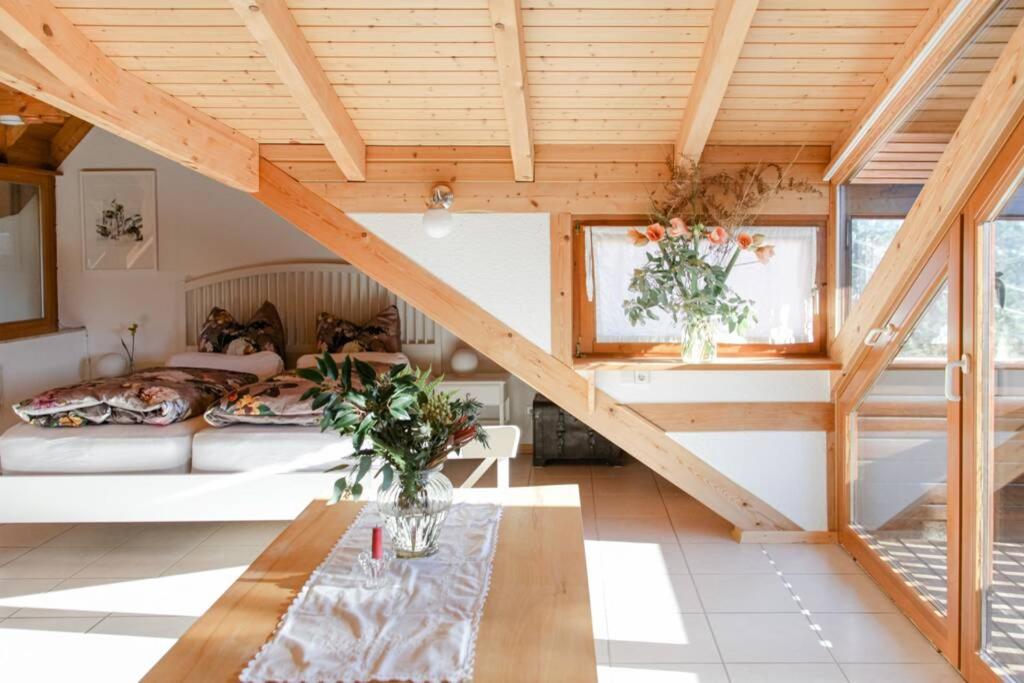 Appartement 1-Zimmer-Ferienwohnung Vogelnest 32 Wildbader Straße, 75335 Dobel