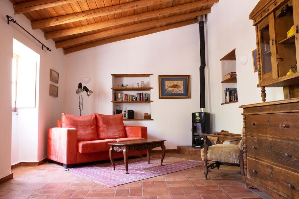 Maison de vacances 100 years old, one bedroom farmhouse in algarvian countryside Montinho da Rocha, 8600-088 Bensafrim