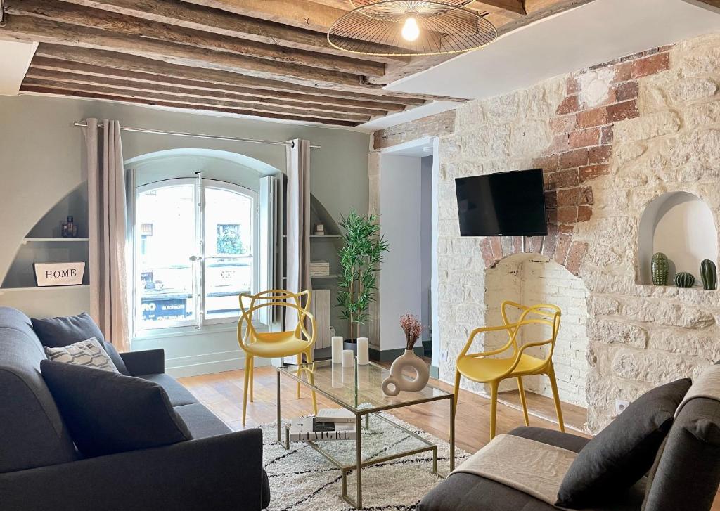 Appartement 1596 - Le Marais - Cosy apartment Rue Notre Dame de Nazareth 38, 75003 Paris