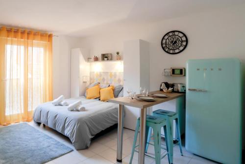 Appartement #17 Sixties du Port AC 10mins walk to old town & Port 39 Rue Smolett Nice