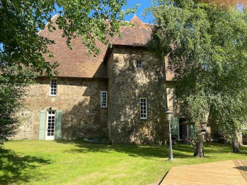 Maison de vacances 17th Century Manor with Private Pool 646 Impasse du Burg Nord Saint-Germain-les-Belles