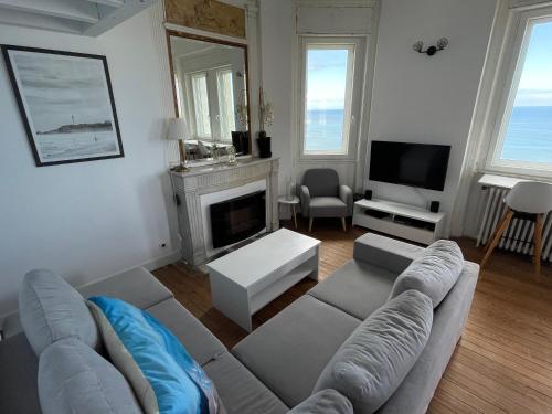 Appartement 1ère ligne Mer Appartement 7 personnes. 2 Rue des Falaises Beaurivage Biarritz