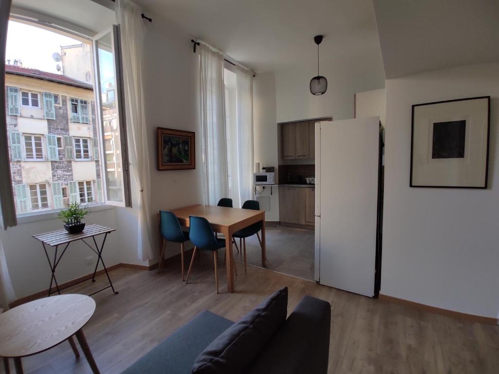 Appartement 2 à 6 personnes - WELCOME TO NICE ! LOGEMENT PORT 11 Rue Lascaris, 06300 Nice