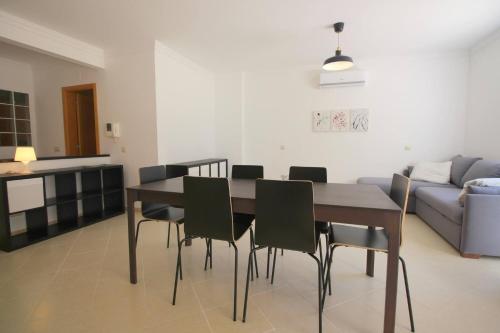 2 Bedroom Apartment 500m From The Beach - Algarve Armação de Pêra portugal