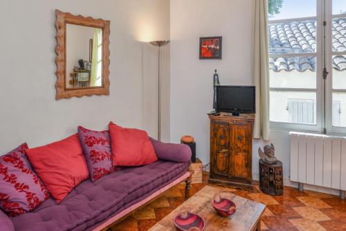 Appartement 2-bedroom apartment with terrace typical of Avignon Welkeys 23 Rue et Place Noël Antoine Biret Avignon