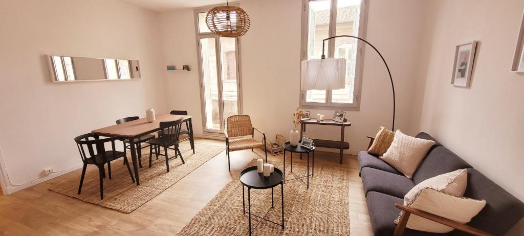 Appartement 2 bedroom apt with BALCONY - Historical center 7, rue Thiers, 84000 Avignon