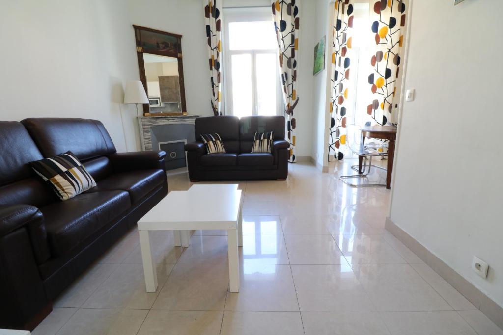 Appartement 2 bedroom Forville. 8 mins from the Palais. 328 11 Boulevard Victor Tuby, 06400 Cannes