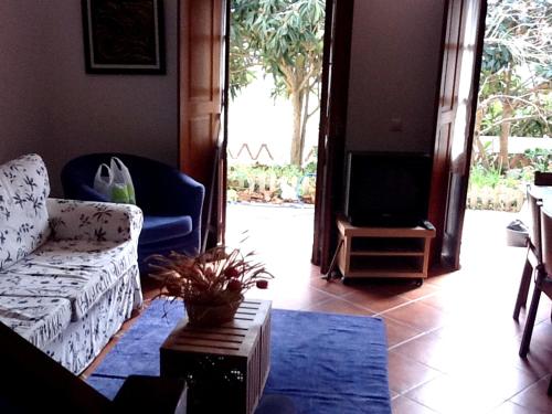 2 bedrooms house with enclosed garden and wifi at Aljezur 8 km away from the beach Aljezur portugal