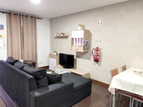 2 bedrooms house with sea view enclosed garden and wifi at Marinhas Marinhas portugal
