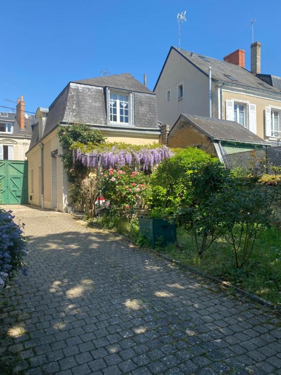 Maison d'hôtes 2 chambres, 4 a 6 voyageurs en centre ville, à 5 mins du zoo 42 Rue de la Tour d'Auvergne, 72200 La Flèche