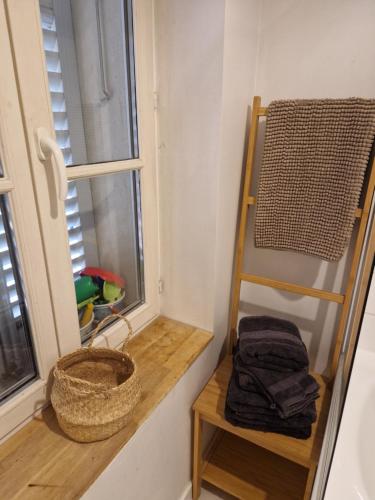 Appartement 2 pièces dans le centre avec petite terrasse 3*** 10 Rue Francis de Pressensé Marseille