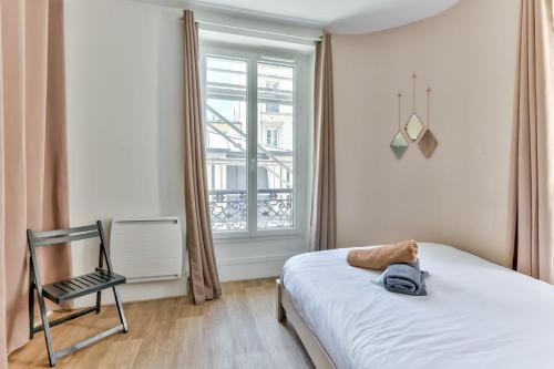 2 room flat in the heart of Montmartre Paris france