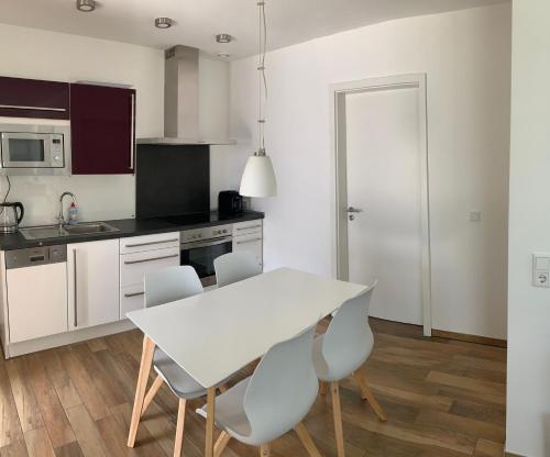 Appartement 2-Zimmer-Wohnung bei Nürnberg mit S-Bahn-Anschluss 41 Habichtweg. Einliegerwohnung Postbauer-Heng
