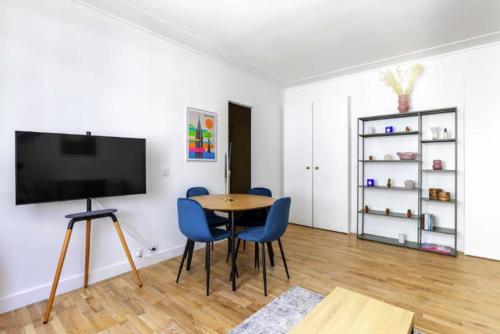 Appartement 26 Montaigne/Place de l’Alma : Beautiful Apartment 4P 26 Avenue Montaigne Paris