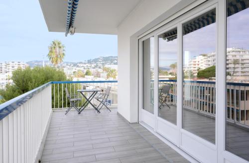 2BDR Reine Astrid Cannes france