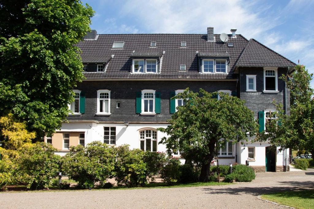 Hôtel 2T Hotel artgenossen Pollerhofstraße 35-37, 51789 Lindlar