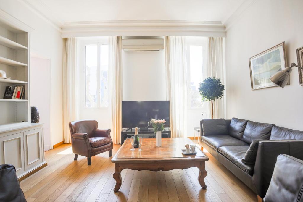 Appartement 3 BDRM flat overlooking Palais des Festivals and Old Port 5 Square Mérimée, 06400 Cannes