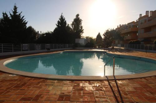 3 Bedroom Penthouse Apartment with Roof Solarium Communal Pool and Gardens Conceição portugal