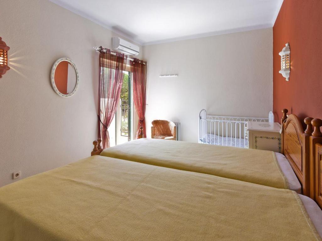 Villa 3 bedroom villa with private heated pool AC 500m from beach 30 Rua de Vale do Milho, 8400-508 Carvoeiro