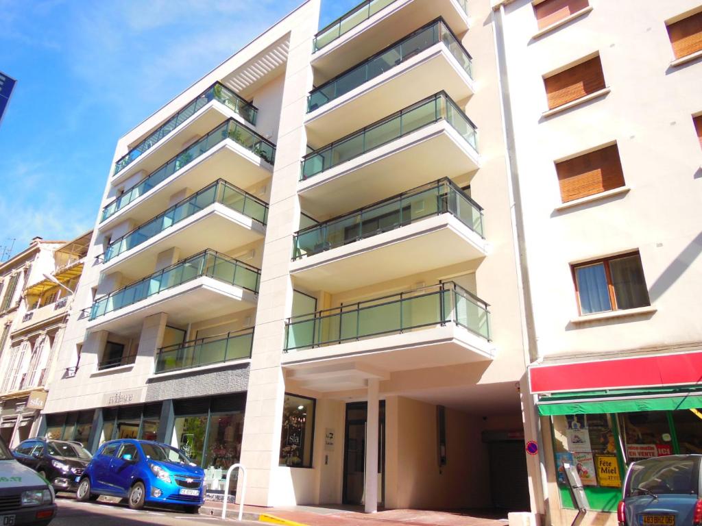 Appartement 3 Bedrooms, 3 bathrooms central Cannes Lecerf 411 7 rue Lecerf, 06400 Cannes