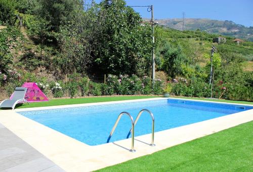 3 bedrooms villa with private pool furnished garden and wifi at Sao Martinho de Mouros 1 km away from the beach Frende portugal