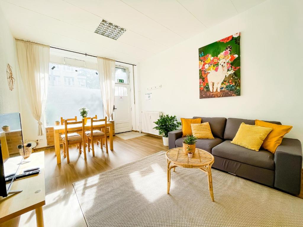 Appartement 3 BR 6stations To Alex Self CheckIn Street Parking Damerowstraße 63, 13187 Berlin