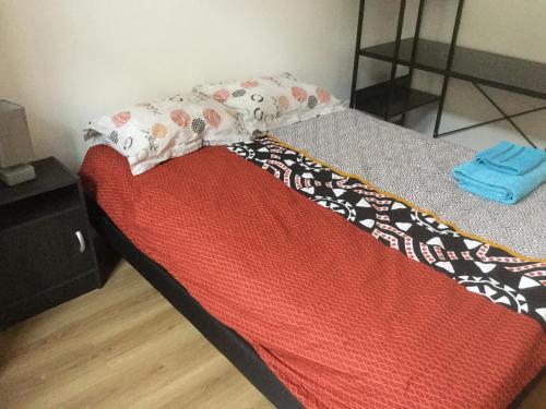 Appartement 3 chambres en lit double, 6 personnes, dans appartement entièrement rénové, 70 m2 , WIFI,Climatisation, très calme , tout équipé,lit bébé 22 Rue Jules Guesde Clermont-Ferrand