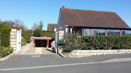 3 chambres privées dans un jardin d'hiver, garage voiture, vélos, motos Tourville-sur-Arques france