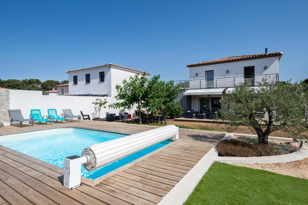 Maison de vacances 3 stars house with swimming pool - La Seyne-sur-Mer - Welkeys 1099 Route de Janas, 83500 La Seyne-sur-Mer