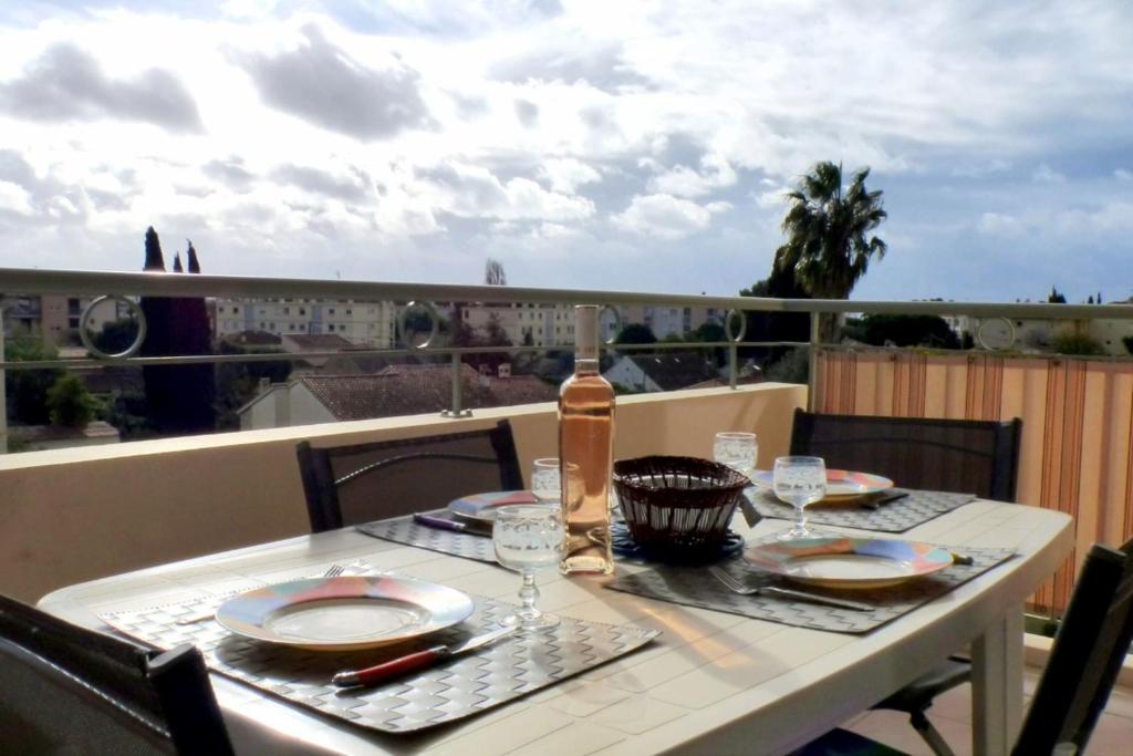 Appartement 34m south facing with terrace and open view 191 Avenue des Prats, 83110 Sanary-sur-Mer