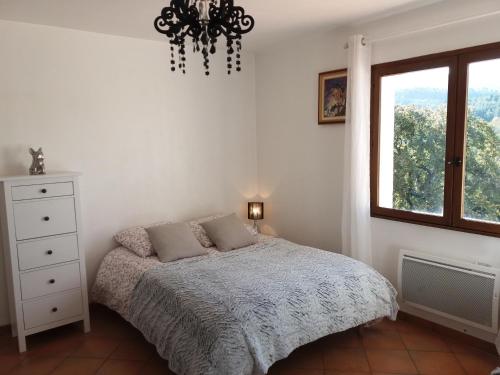 Appartement 4 chambres kitchenette parking option piscine 14 Rue des Hortensias Gardanne