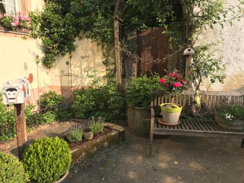Appartements 4 Kreuzstraße Laaschhof 4 Kreuzstraße Nusbaum