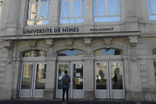 40m2 centre ville quartier Saint Baudile Nîmes france