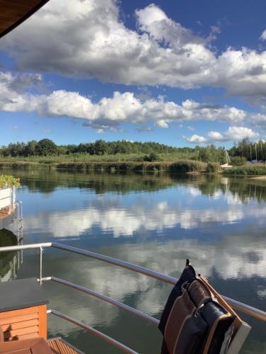 4tempus- Das schwimmende Haus am Bärwalder See Klitten allemagne