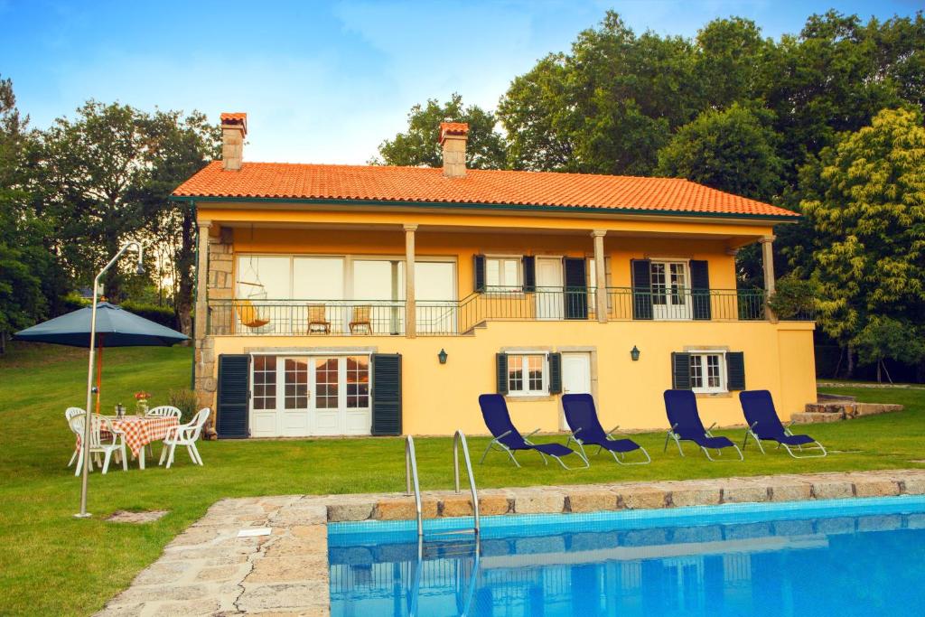 Maison de vacances 5 bedrooms house with private pool enclosed garden and wifi at Paredes de Coura Estrada Ferreira 336, 4940-001 Paredes de Coura