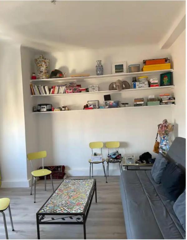 Appartement 55 m very bright pleasant near Parc Longchamp 10 Rue Saint-François de Sales, 13004 Marseille