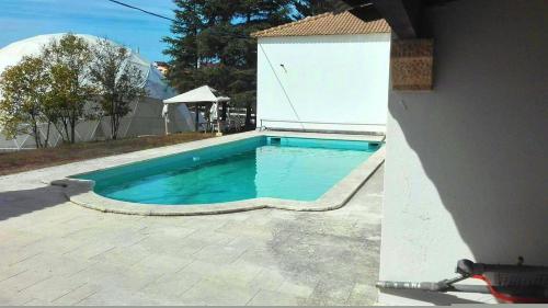 6 bedrooms house with shared pool enclosed garden and wifi at Lisboa Lisbonne portugal