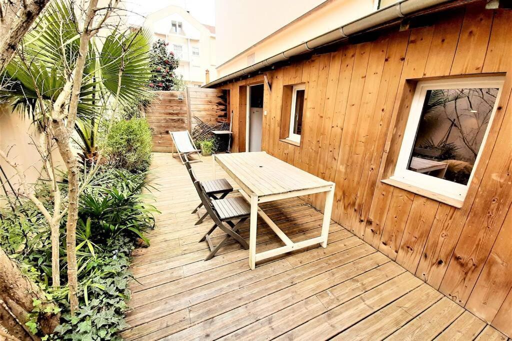 Maison de vacances 6 personnes, 2 studios indépendants avec terrasse. 134B Cours Desbiey, 33120 Arcachon