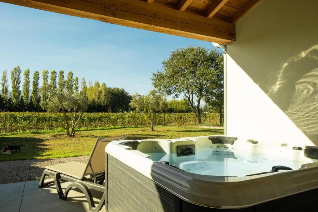 Maison de vacances 66A2 - Cottage Grenache - jacuzzi - au coeur du vignoble Chemin de la Salanque, 66700 Argelès-sur-Mer