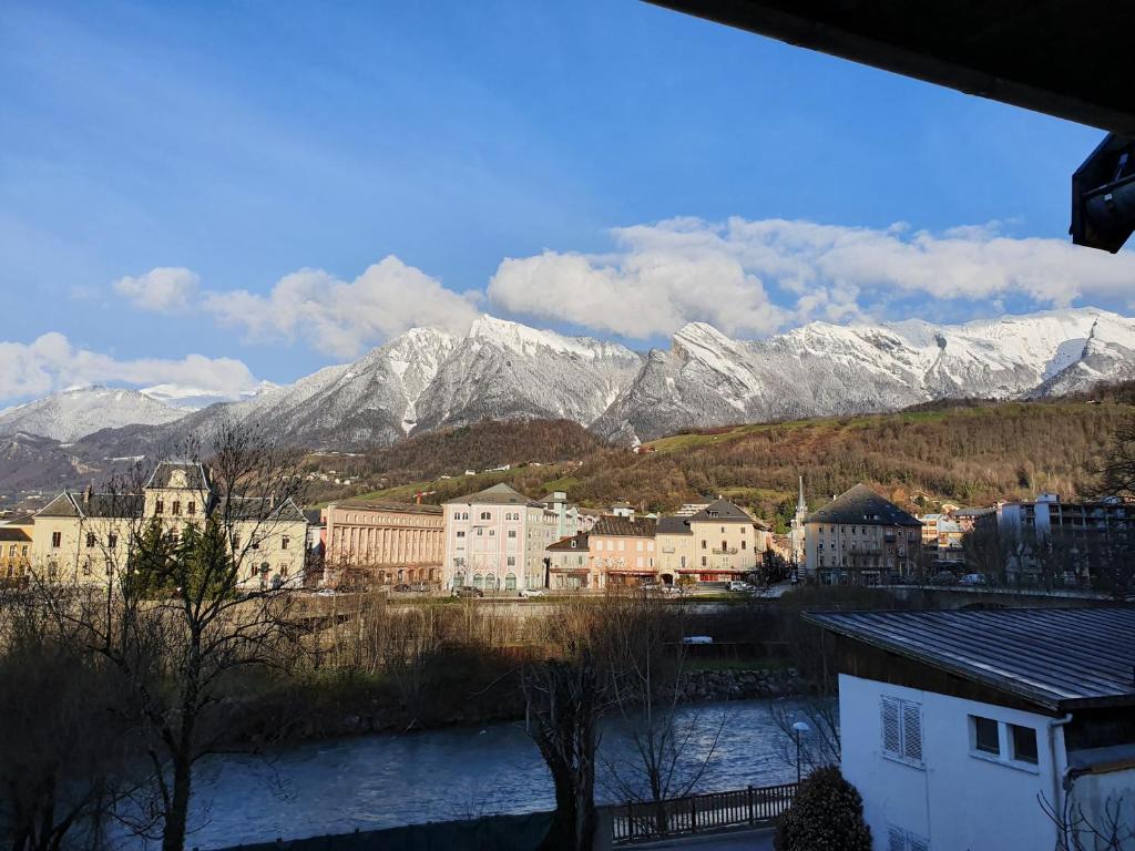 Appartement 8 personnes, spacieux tout-confort à Albertville 2 Avenue de Tarentaise, 73200 Albertville