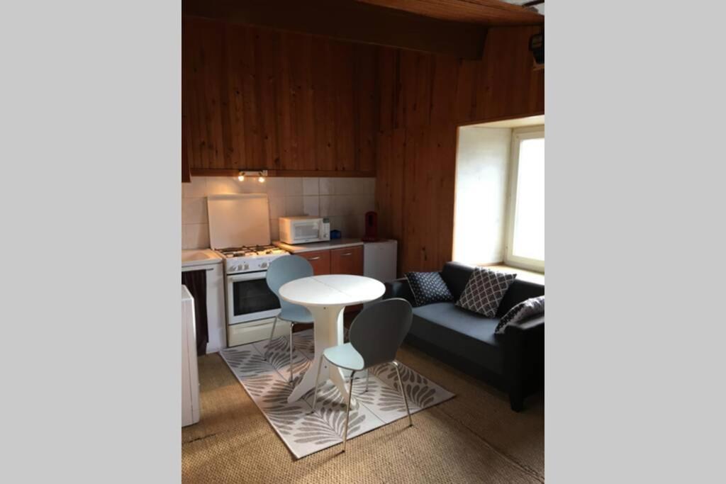 Appartement 96 tuiles bas Saint Flour 96 rue des tuiles bas 15100 saint flour, 15100 Saint-Flour